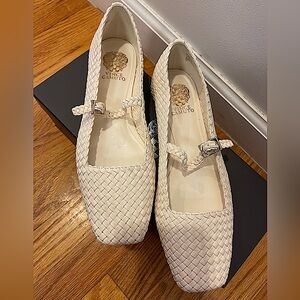 Vince Camuto, size 7.5 womens woven coconut cream color flat shoe.
